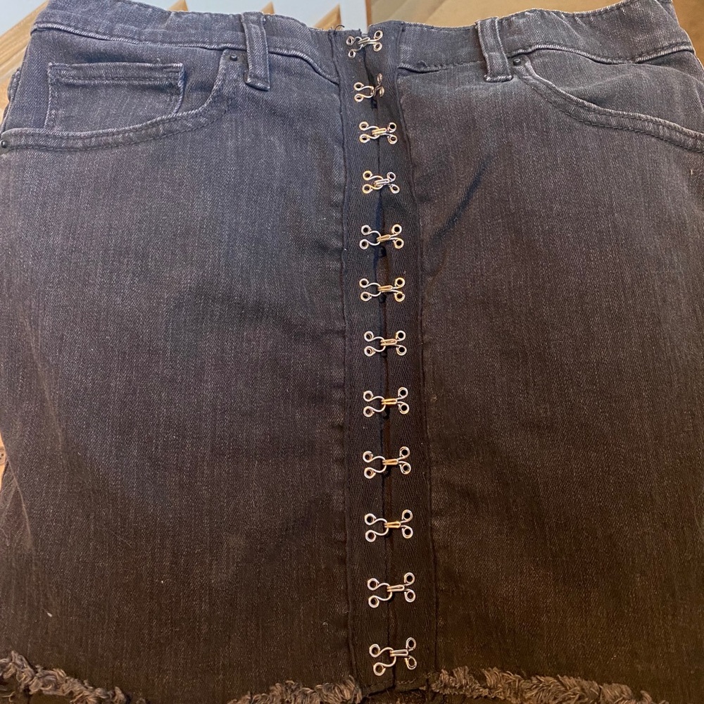Express black denim skirt